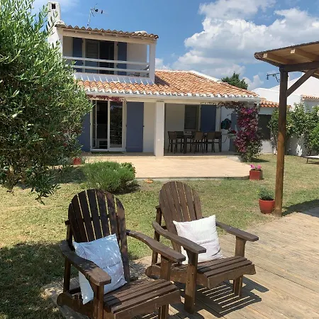 Maison En Camargue Saintes-Maries-de-la-Mer Exterior photo
